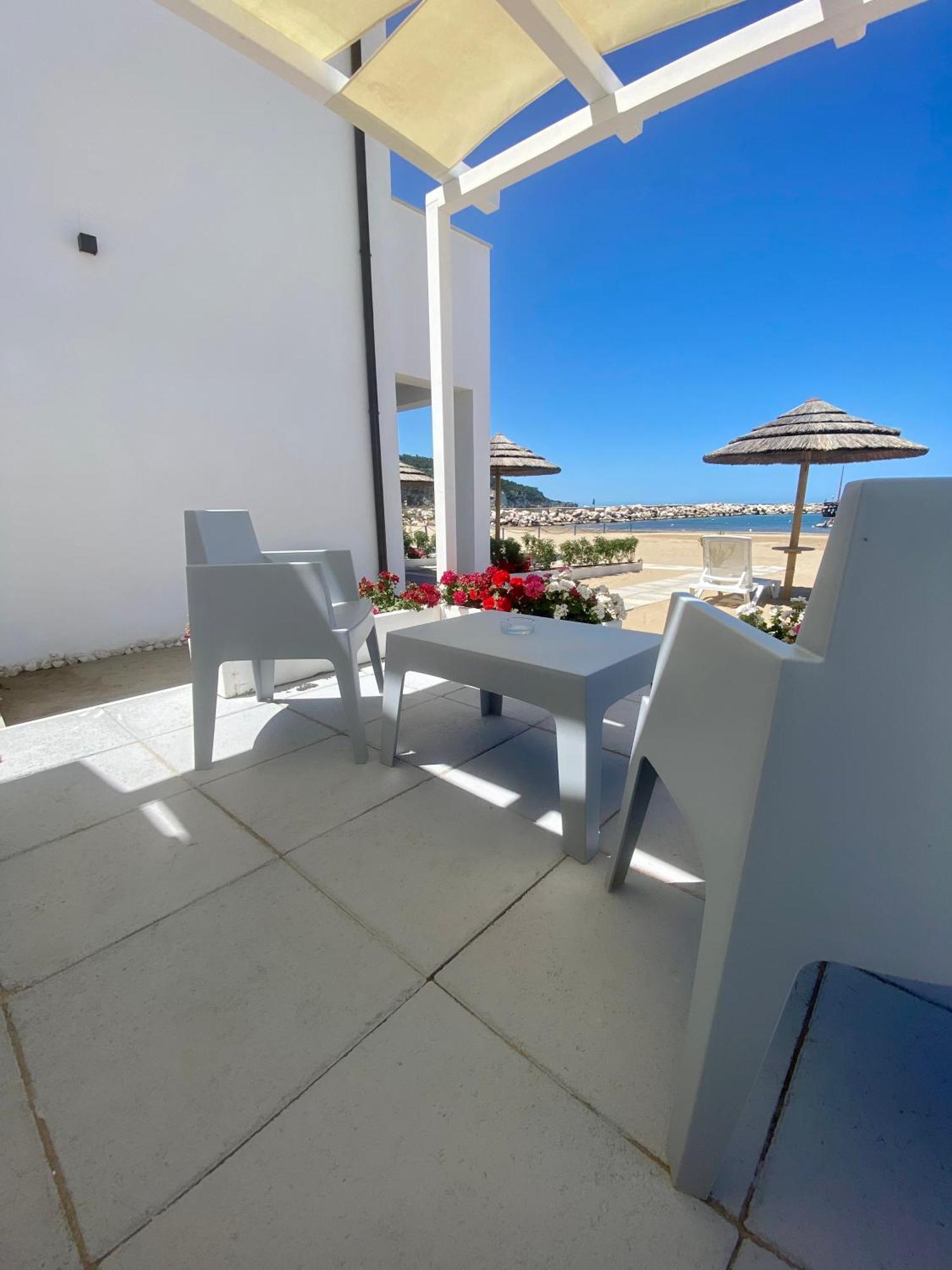 Marina Bay Beach Hotel Peschici Exterior foto